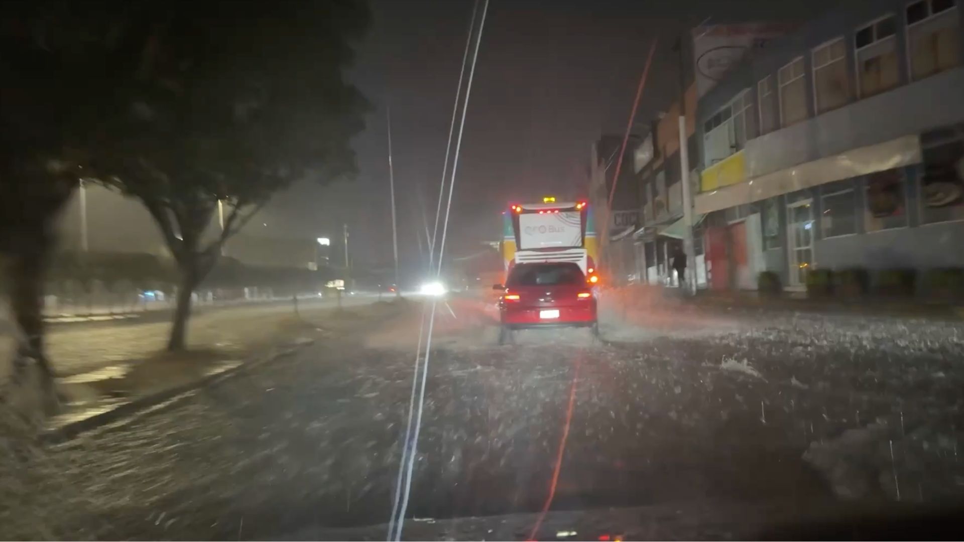 Tormenta Provoca Caos Vial y Afectaciones en la Capital Queretana